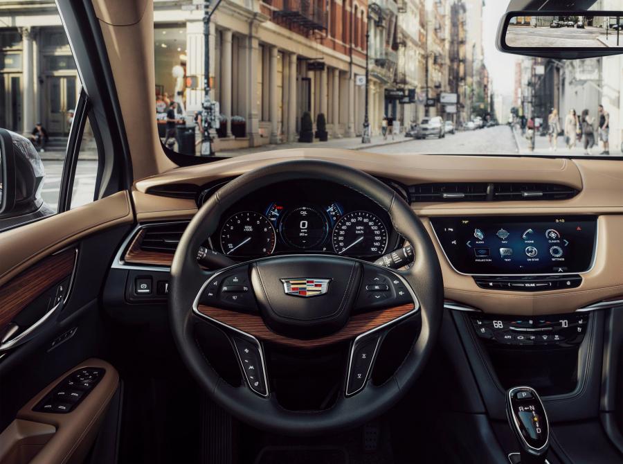 Панель приборов Cadillac XT5 Platinum 2016 года  (NA) (фото 5 из 9)